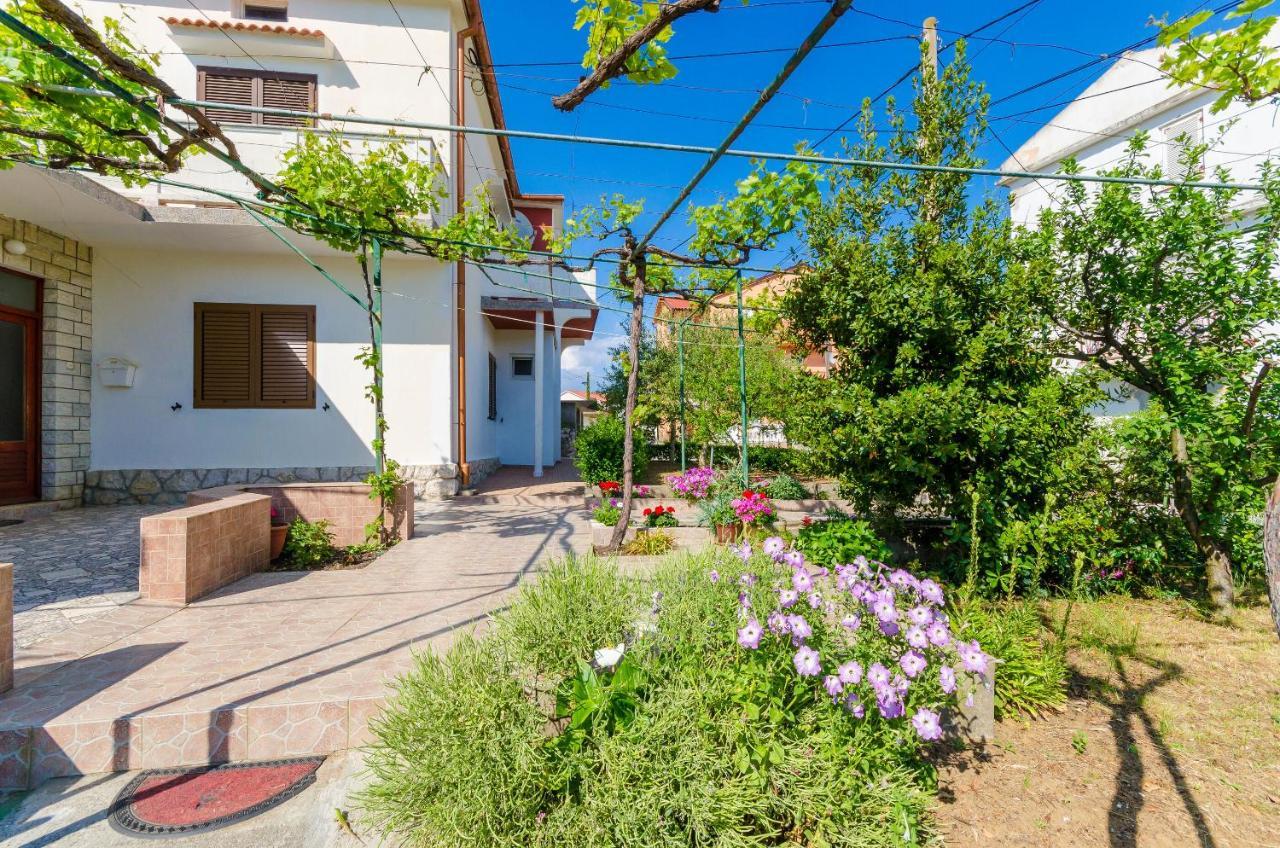 Apartments Anica F Lopar Exterior photo