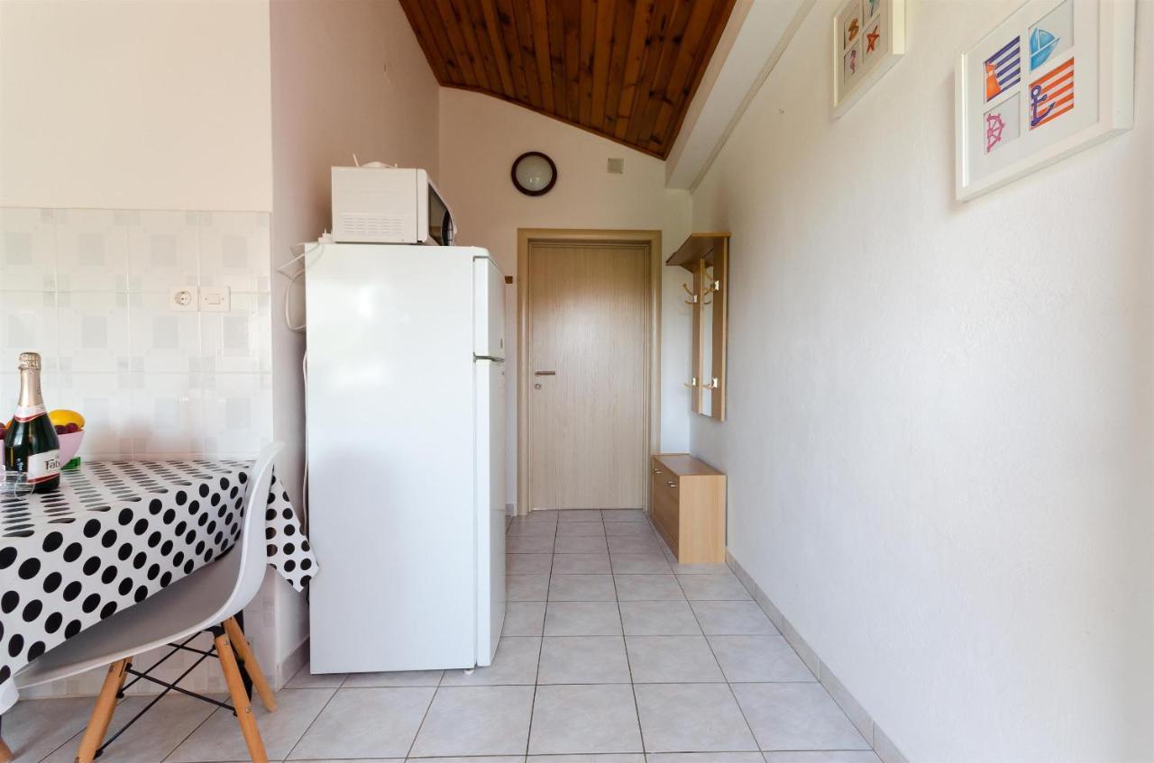 Apartments Anica F Lopar Exterior photo