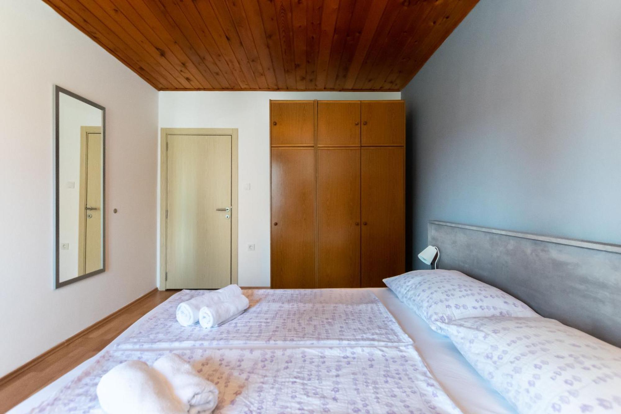 Apartments Anica F Lopar Exterior photo