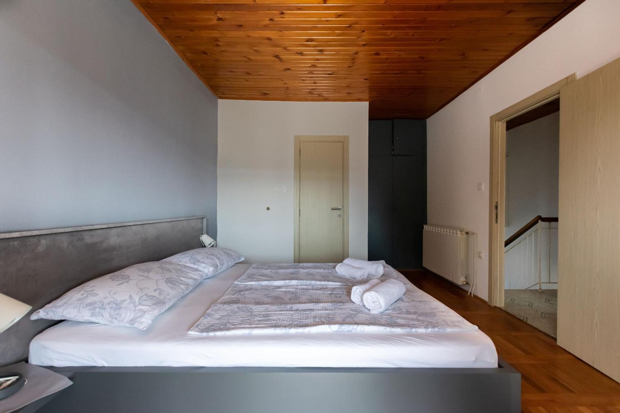 Apartments Anica F Lopar Exterior photo